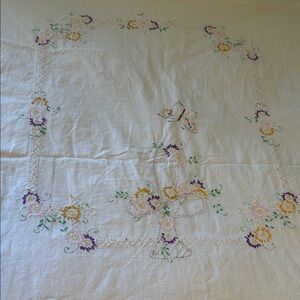 Vintage Handmade Elegant Cream White Embroidered Floral Bedspread